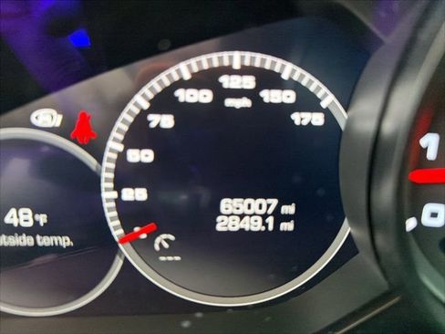 Used 2020 Porsche Cayenne image 6