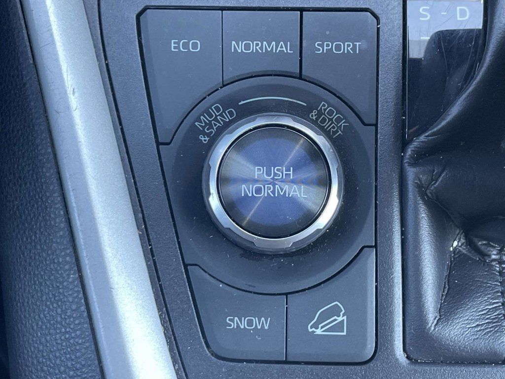 Used 2024 Toyota RAV4 Adventure AWD/4WD image 32