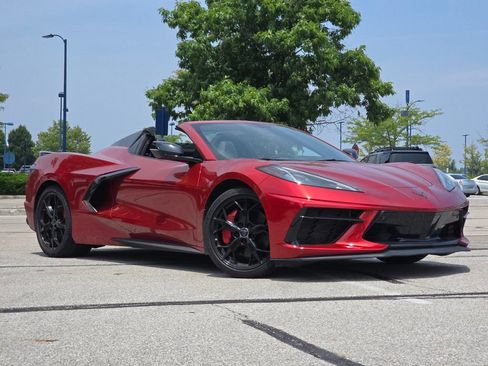 Used 2021 Chevrolet Corvette Stingray Preferred Conv w/ Z51 Performance Package RWD image 2