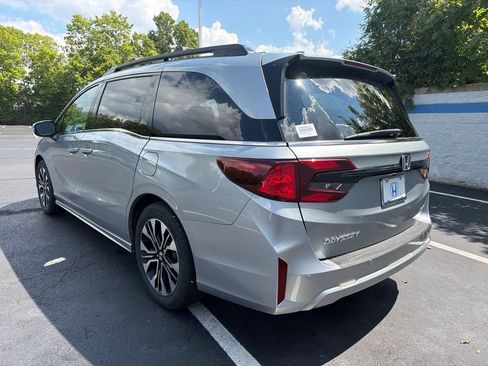 Certified 2025 Honda Odyssey Elite image 3