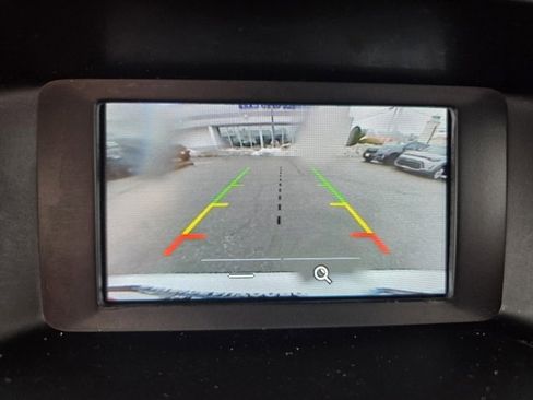 Used 2018 Ford Focus SE w/ Cold Weather Package image 16