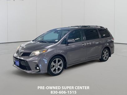 Used 2019 Toyota Sienna SE