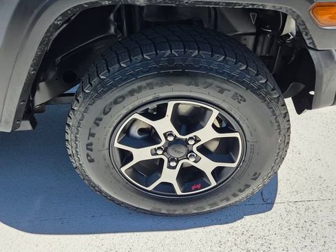 Used 2018 Jeep Wrangler Unlimited Sport AWD/4WD image 11