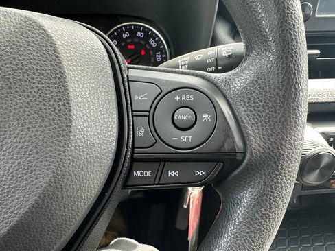 Used 2019 Toyota RAV4 LE w/ Carpet Mat Package AWD/4WD image 21