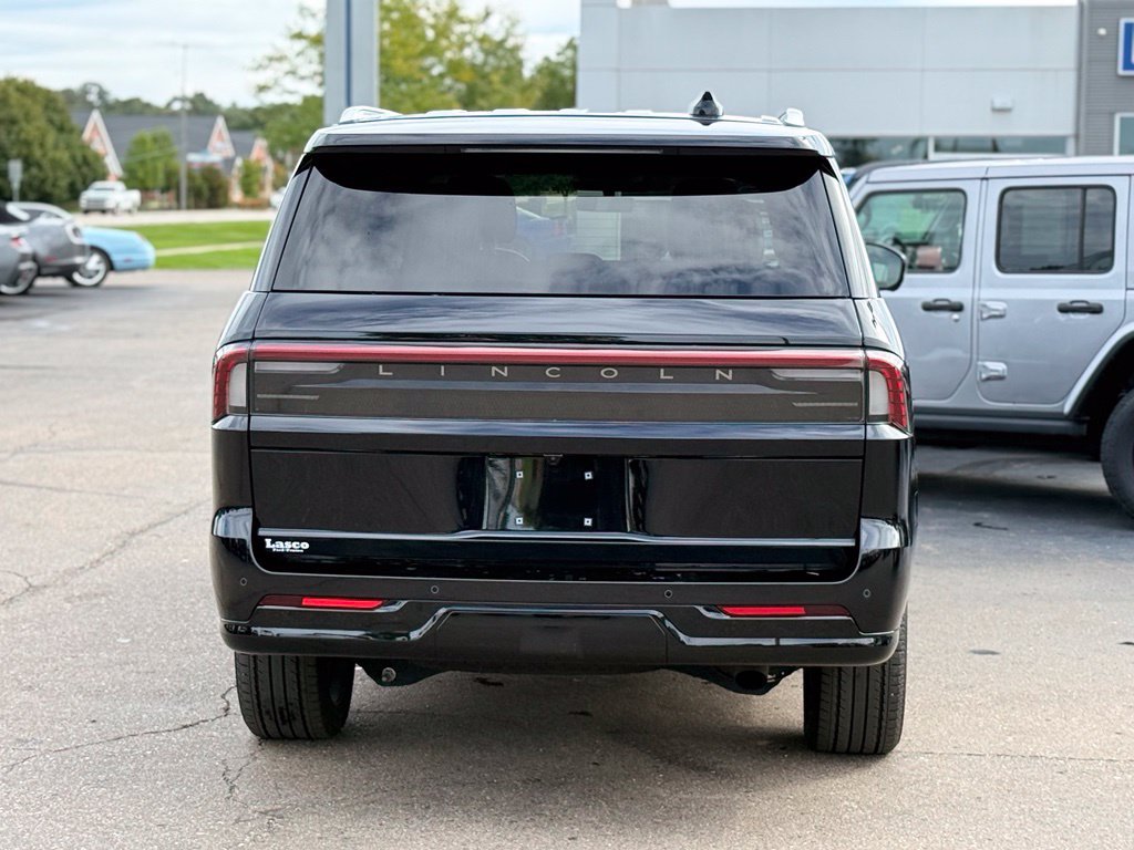 Used 2025 Lincoln Navigator L Reserve AWD/4WD image 47