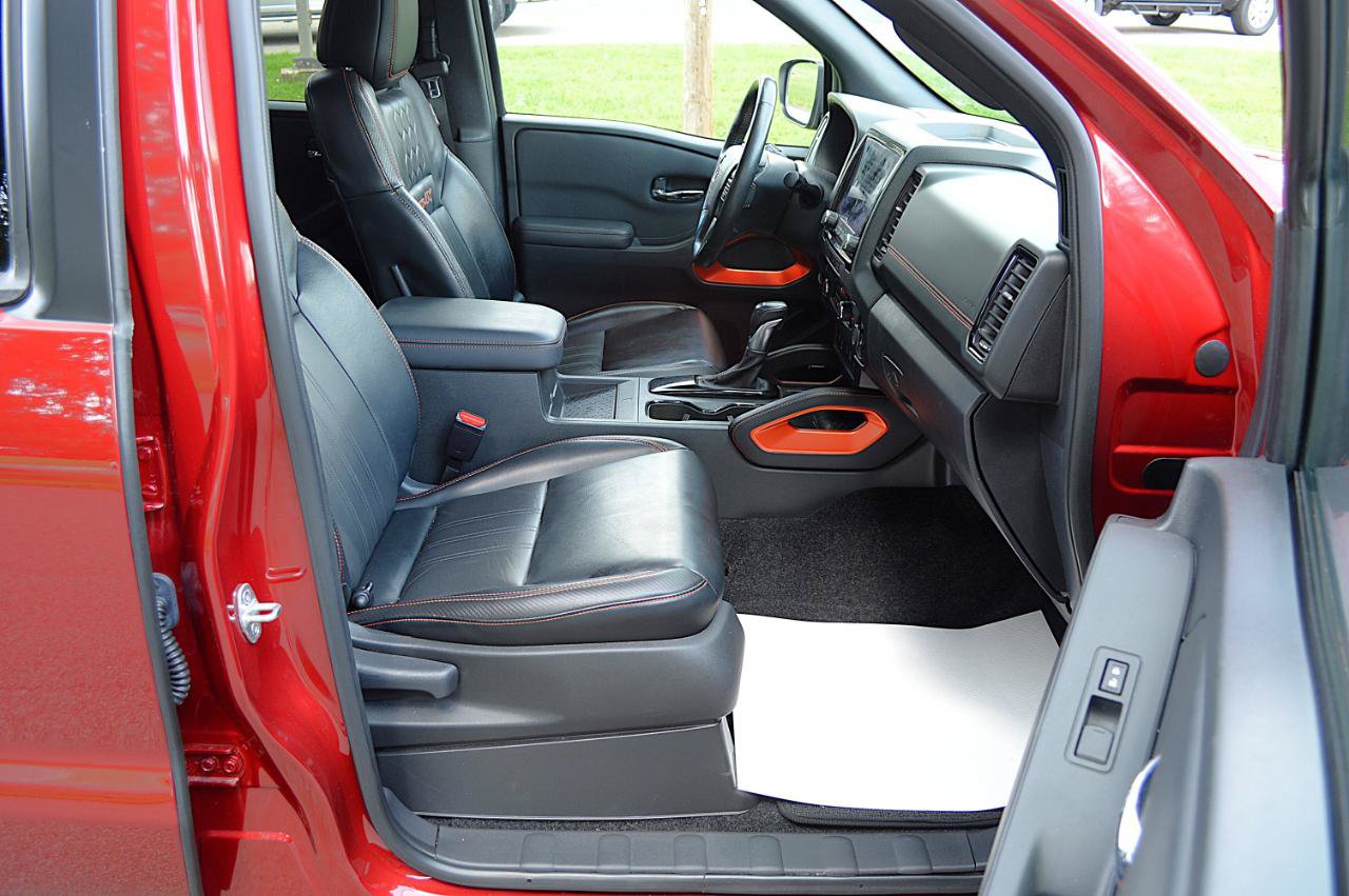 Used 2023 Nissan Frontier PRO-4X w/ Pro-4X Premium Package AWD/4WD image 17