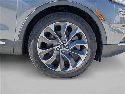 Used 2021 Lincoln Nautilus Reserve image 25