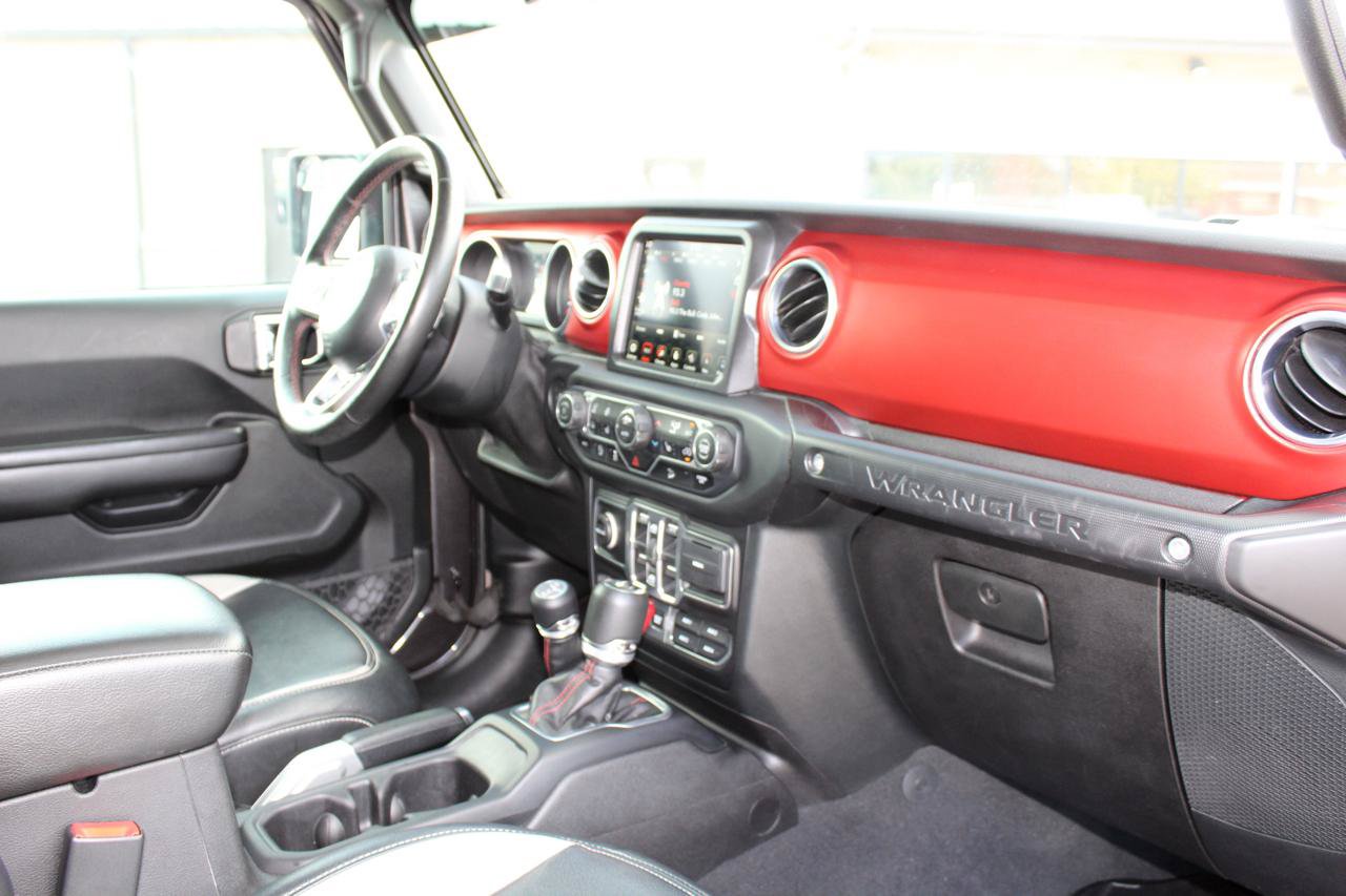 Used 2018 Jeep Wrangler Unlimited Rubicon AWD/4WD image 32