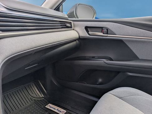 Used 2025 Toyota Camry LE w/ Convenience Package image 26