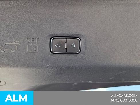 Used 2025 Ford Expedition Active AWD/4WD image 12