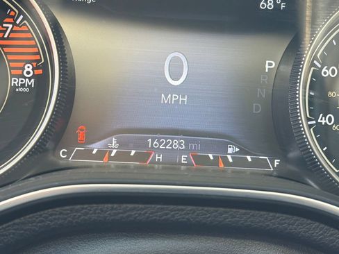 Used 2019 Jeep Cherokee Limited AWD/4WD image 13