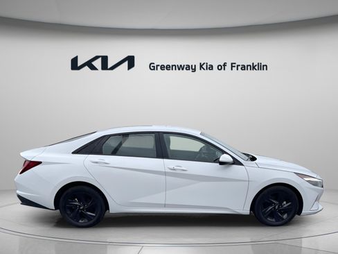 Used 2023 Hyundai Elantra SEL image 8