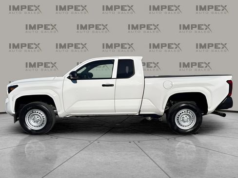 Used 2024 Toyota Tacoma SR image 2