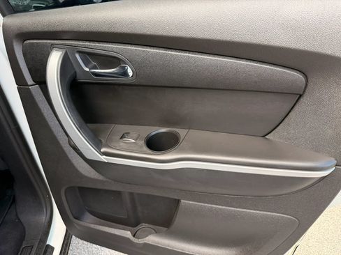 Used 2012 GMC Acadia SLE FWD image 26