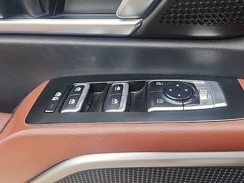 Certified 2023 Kia Telluride EX w/ EX Captain's Chair Package FWD image 24