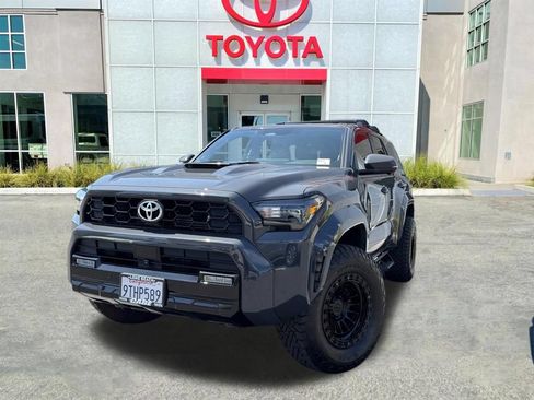 Used 2025 Toyota 4Runner TRD Sport Premium AWD/4WD image 5