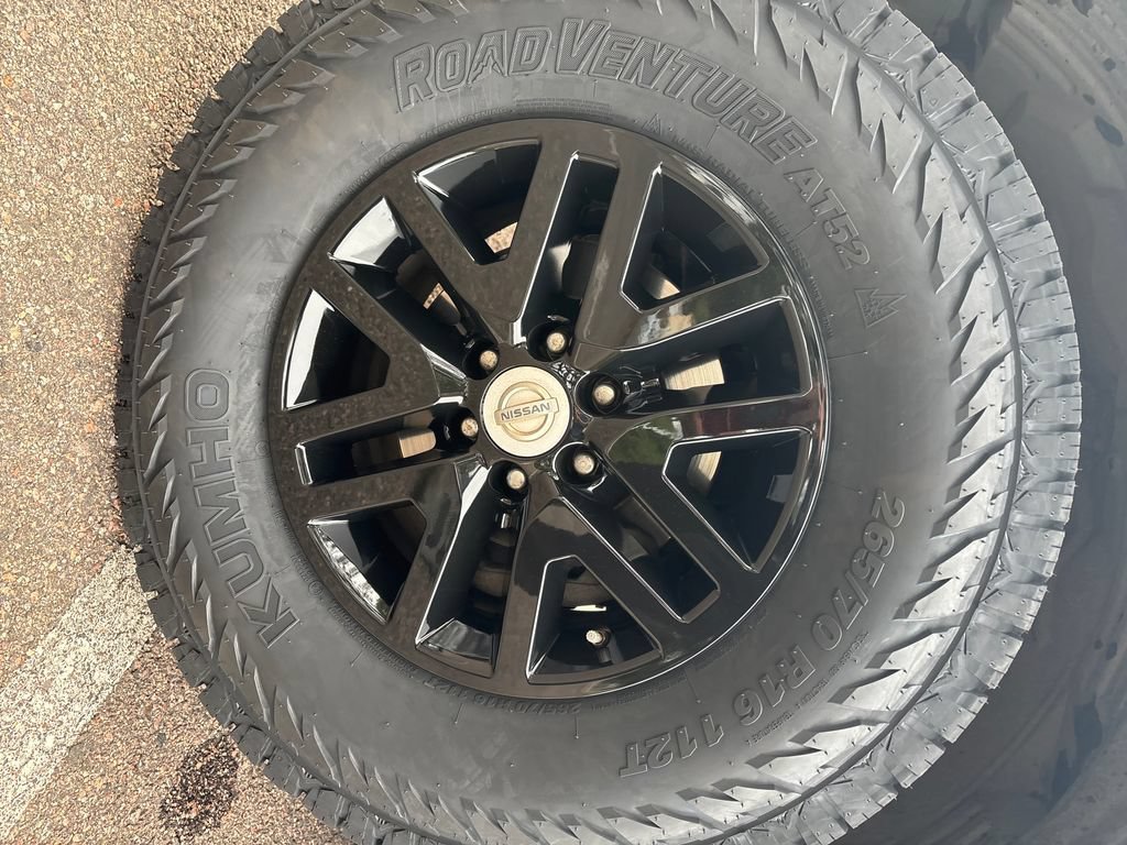 Used 2018 Nissan Frontier SV w/ Value Truck Package AWD/4WD image 12