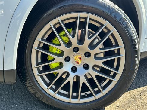Used 2017 Porsche Cayenne S AWD/4WD image 36