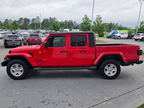 Used 2021 Jeep Gladiator Sport AWD/4WD image 4