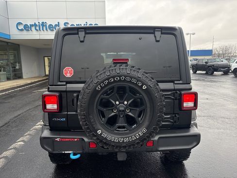 Used 2023 Jeep Wrangler Unlimited w/ Cold Weather Group image 4