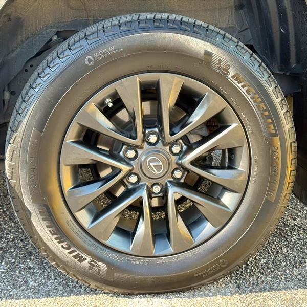 Used 2021 Lexus GX 460 Premium w/ Premium Package AWD/4WD image 29
