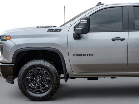 Used 2026 Chevrolet Silverado 2500 Custom w/ Custom Convenience Package AWD/4WD image 10