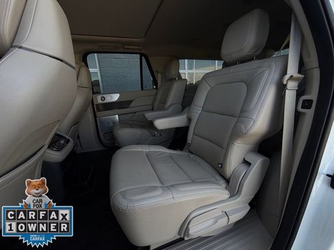 Used 2021 Lincoln Navigator L Reserve w/ Luxury Package RWD image 23