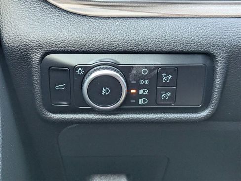 Used 2023 Ford Explorer Limited image 26