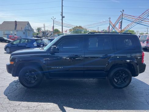 Used 2016 Jeep Patriot Sport image 4