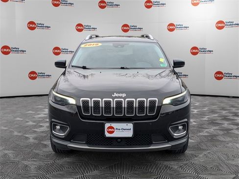 Used 2019 Jeep Cherokee Limited w/ Technology Group image 2