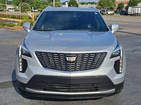 Used 2022 Cadillac XT4 Premium Luxury w/ Safety Alert Package FWD image 2