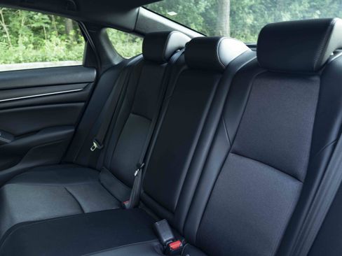 Used 2021 Honda Accord Sport image 18