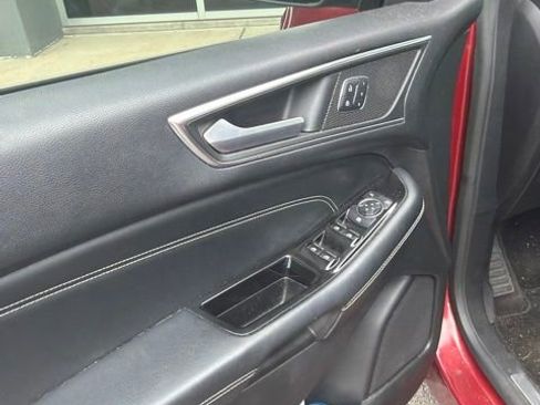 Used 2015 Ford Edge Titanium w/ Equipment Group 301A FWD image 18