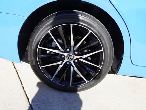 Used 2024 Toyota Camry SE image 11