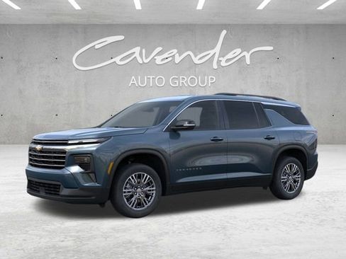 New 2026 Chevrolet Traverse LT w/ Driver Confidence Package image 2