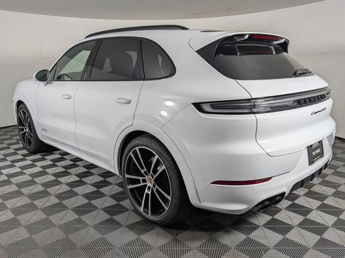 New 2026 Porsche Cayenne GTS AWD/4WD image 3
