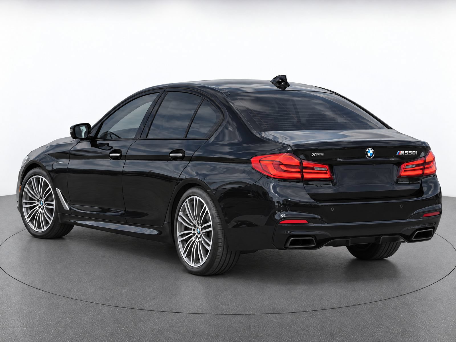 Used 2018 BMW M550i xDrive AWD/4WD image 3
