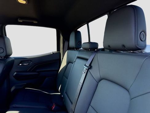 New 2024 Chevrolet Colorado LT w/ LT Convenience Package III image 28