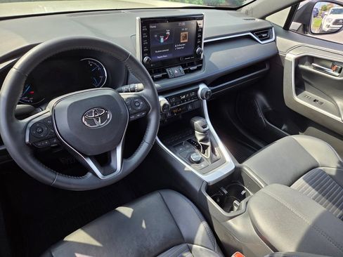 Used 2022 Toyota RAV4 XSE w/ XSE Grade Weather Package AWD/4WD image 9