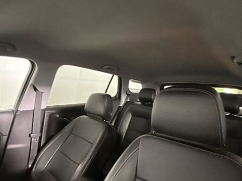 Used 2024 GMC Terrain SLT AWD/4WD image 13