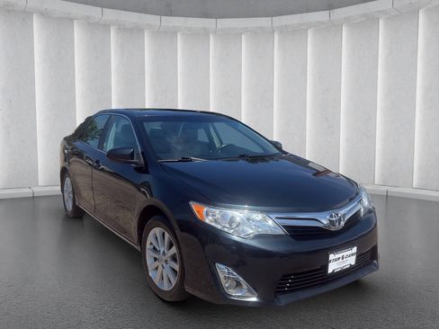 Used 2012 Toyota Camry XLE FWD image 7