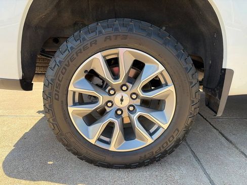 Used 2022 Chevrolet Silverado 1500 RST AWD/4WD image 9