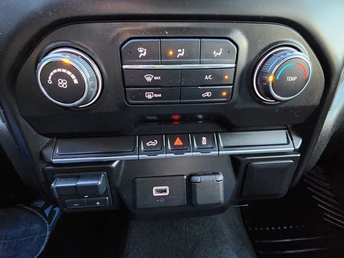 Used 2020 Chevrolet Silverado 2500 Custom w/ Custom Value Package image 34