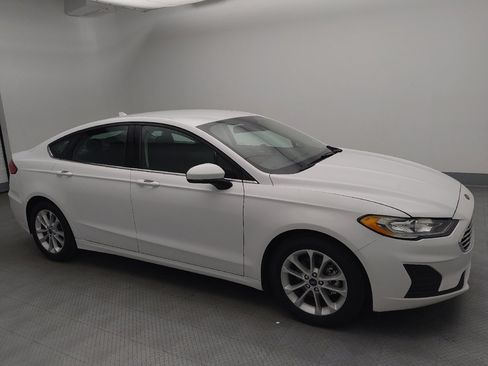 Used 2020 Ford Fusion SE FWD image 11