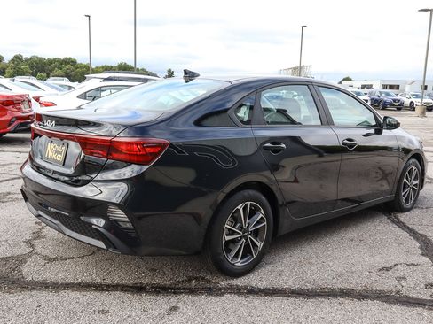 Used 2023 Kia Forte LXS image 4