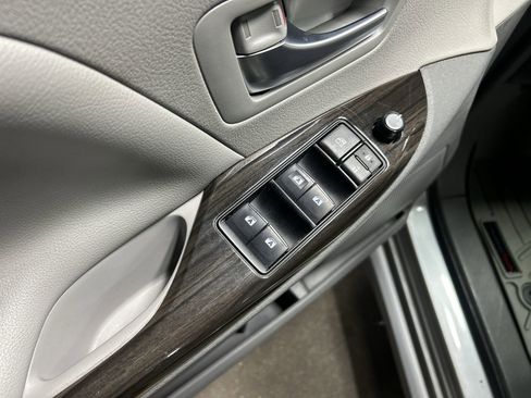 Used 2018 Toyota Sienna XLE Premium image 25