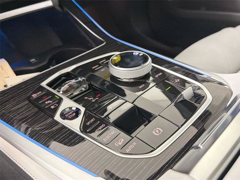 New 2026 BMW X5 xDrive50e AWD/4WD image 17
