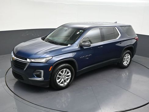 Used 2023 Chevrolet Traverse LS FWD image 15