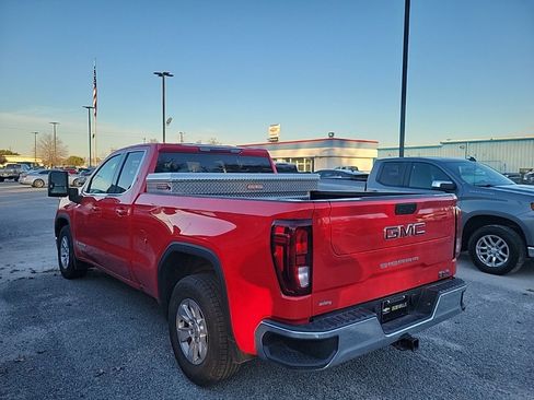 Used 2021 GMC Sierra 1500 SLE image 2