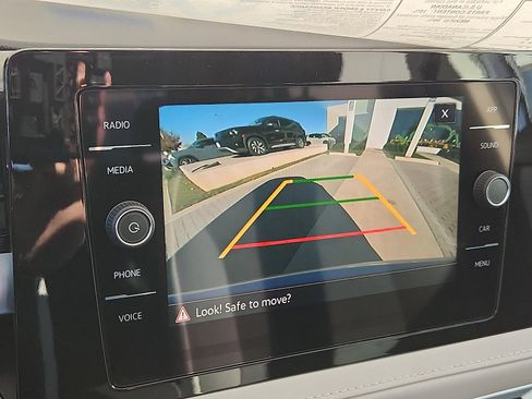 New 2026 Volkswagen Taos SE image 16